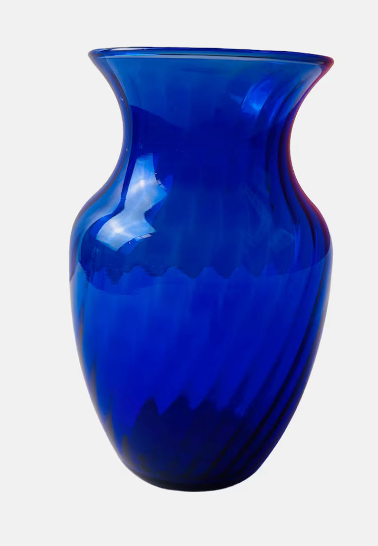 Elegant ginger-style glass vase for floral arrangements